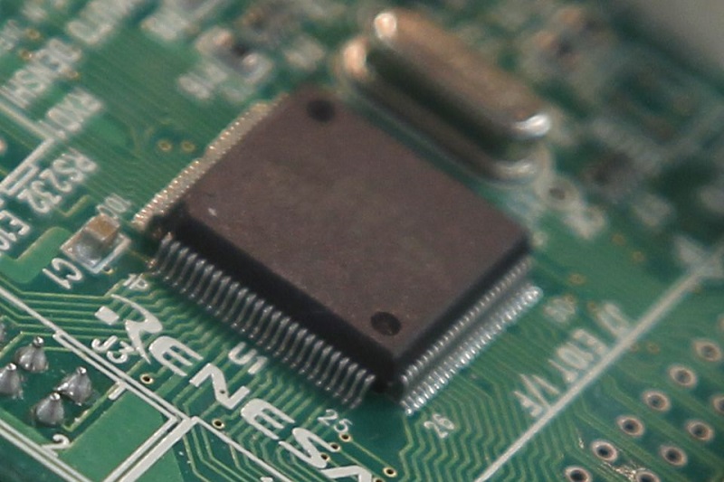 Wolfe names new AI chip stock as Best Idea after ’only’ 36% gain in 2025