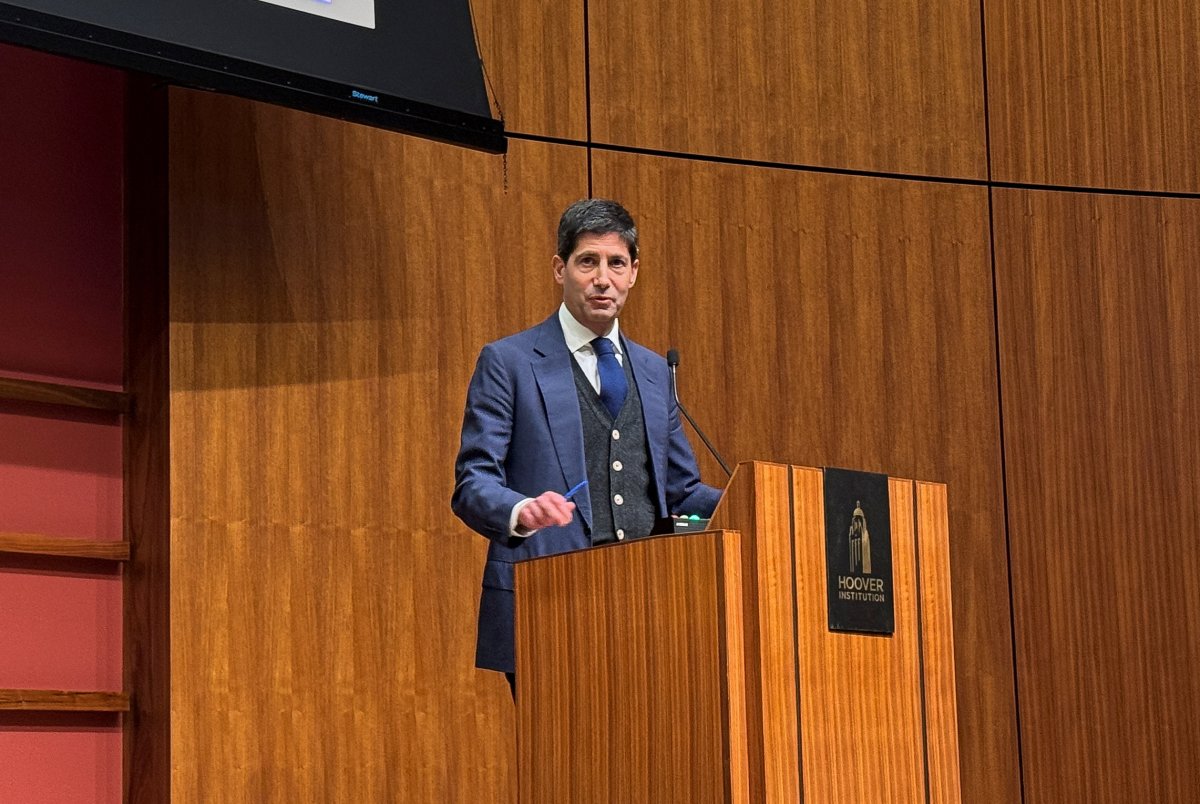 Kevin Warsh for Fed Chair: Market Analysts and Top Economists Weigh In