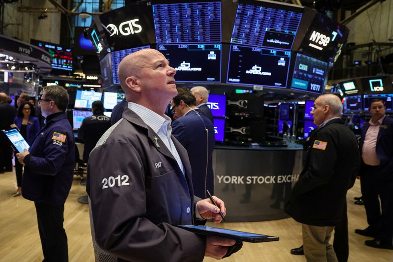 Stocks Retreat as Precious Metals Trade Unwinds; Wall Street Secures January Gains