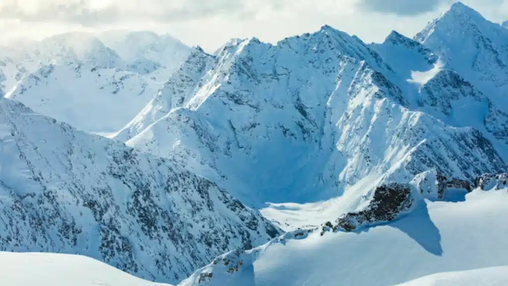 Exceptionnelles chutes de neige sur l'Atlas : 123 cm enregistrés en 24 heures